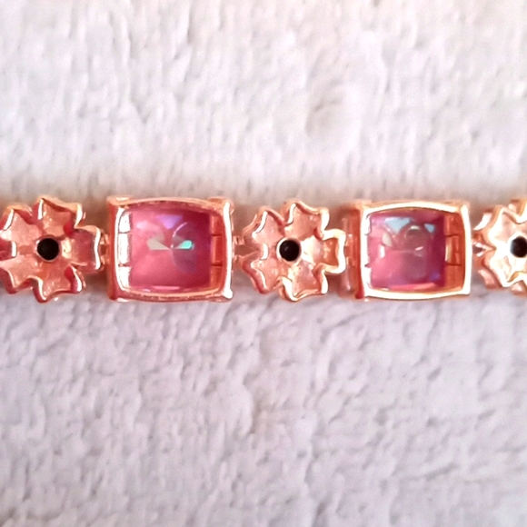 MYSTIC PINK TOPAZ AND BLACK ONYX FLORAL BRACELET - Picture 5 of 8